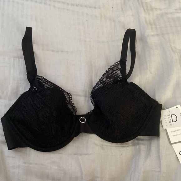 Chantelle Erika Lace Plunge Lightweight Bra NWT - Picture 2 of 9